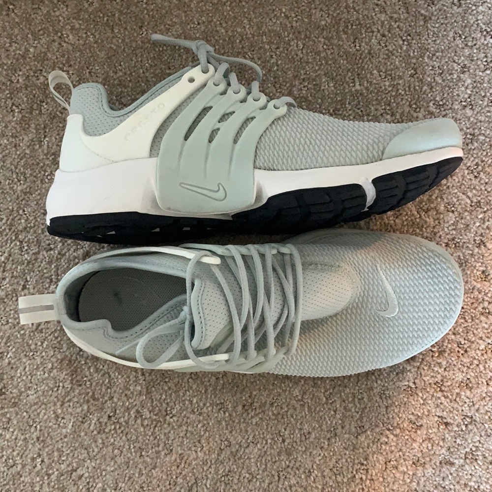 Women’s Nike Air Presto Light Silver Size 8